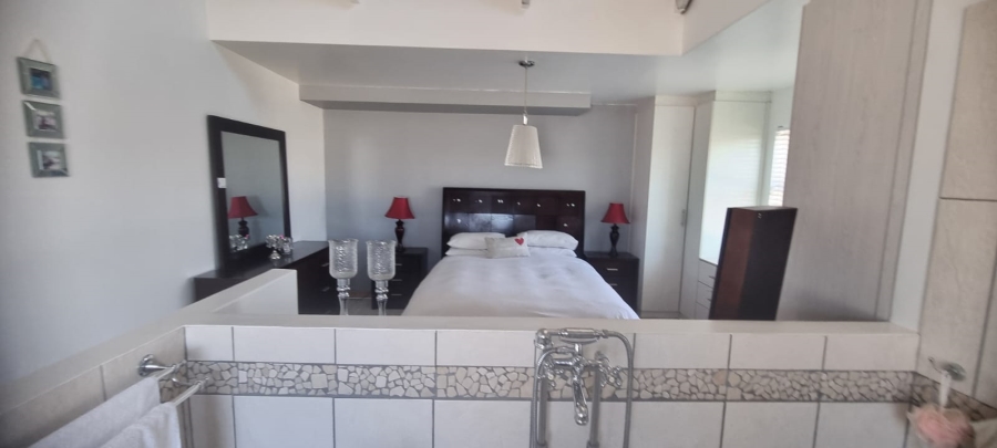 4 Bedroom Property for Sale in Blue Lagoon Western Cape